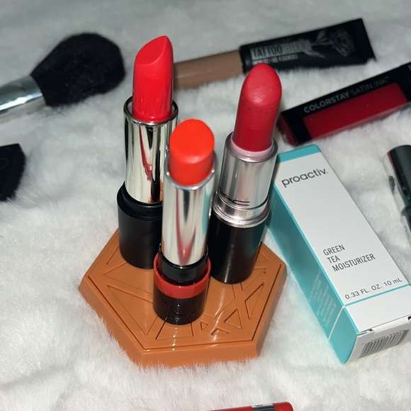 Makeup and skincare bundle - Picture 5 of 8